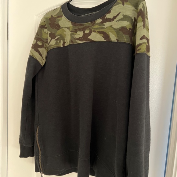 LL Bean Signature Sweatshirt - Picture 4 of 4